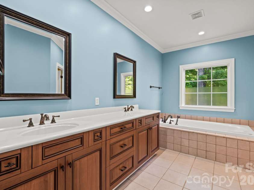 3321 Lower Lake Road, Thomasville, NC 27360.  MLS# CAR4421402, YatesRealty ID 48607. 