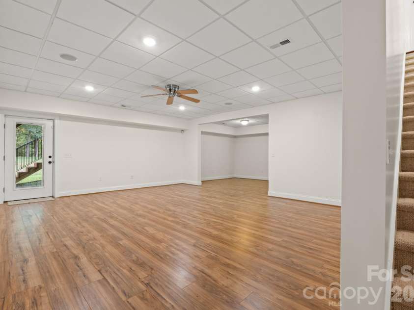 3321 Lower Lake Road, Thomasville, NC 27360.  MLS# CAR4421402, YatesRealty ID 48607. 
