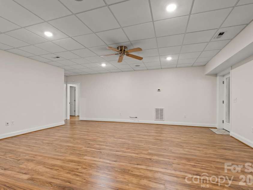 3321 Lower Lake Road, Thomasville, NC 27360.  MLS# CAR4421402, YatesRealty ID 48607. 