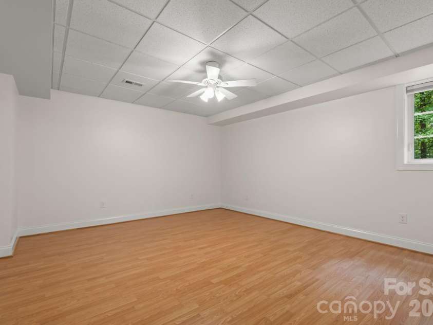 3321 Lower Lake Road, Thomasville, NC 27360.  MLS# CAR4421402, YatesRealty ID 48607. 