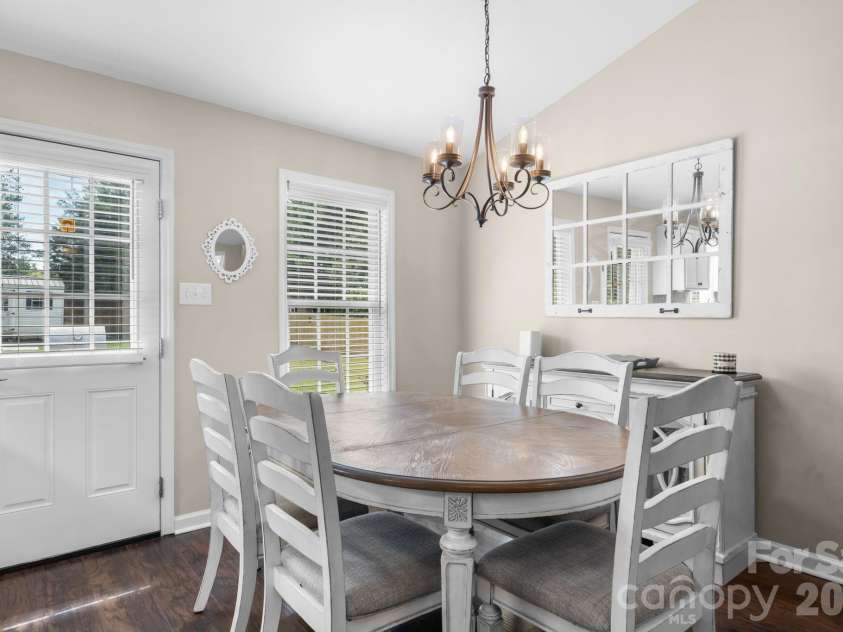 123 Idlebrook Road, Statesville, NC 28677.  MLS# CAR4420365, YatesRealty ID 48608. Dining Area