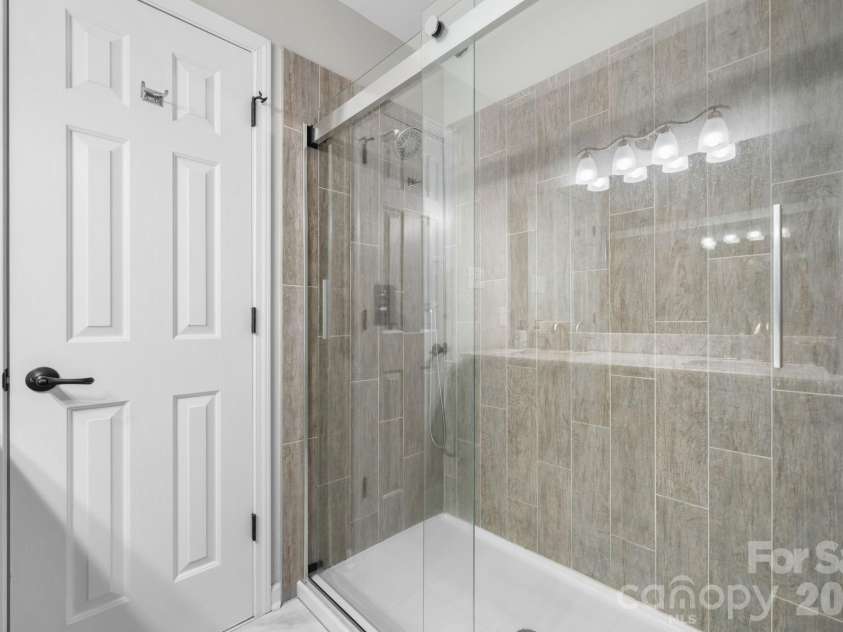 123 Idlebrook Road, Statesville, NC 28677.  MLS# CAR4420365, YatesRealty ID 48608. Primary Bath