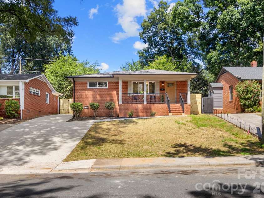 546 Kingston Avenue, Charlotte, NC 28203.  MLS# CAR4418497, YatesRealty ID 48609. 