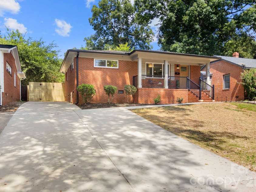 546 Kingston Avenue, Charlotte, NC 28203.  MLS# CAR4418497, YatesRealty ID 48609. 