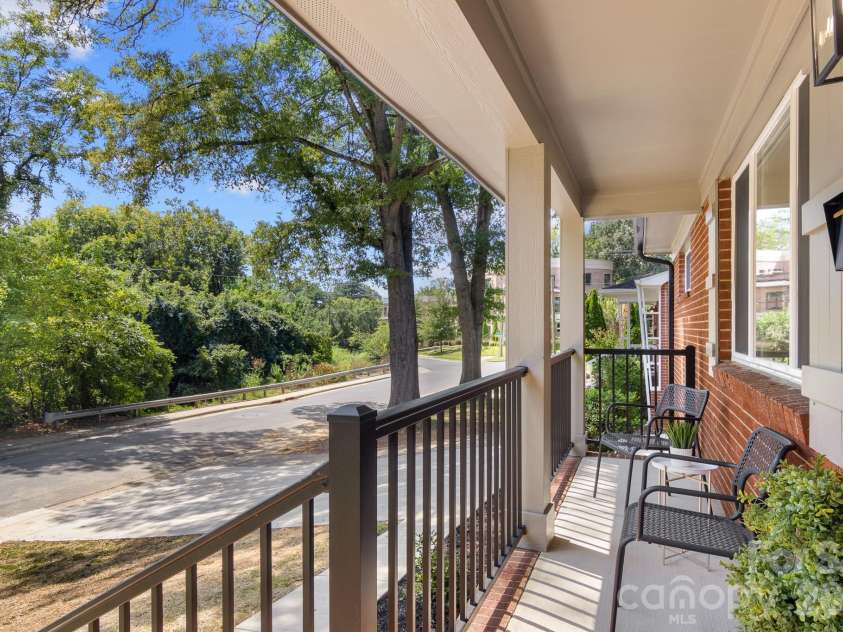 546 Kingston Avenue, Charlotte, NC 28203.  MLS# CAR4418497, YatesRealty ID 48609. 
