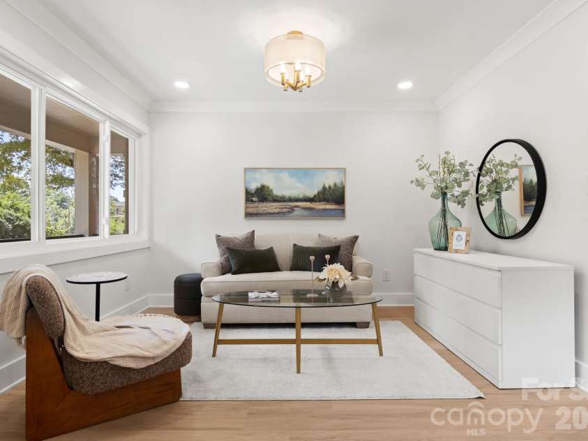 546 Kingston Avenue, Charlotte, NC 28203.  MLS# CAR4418497, YatesRealty ID 48609. 