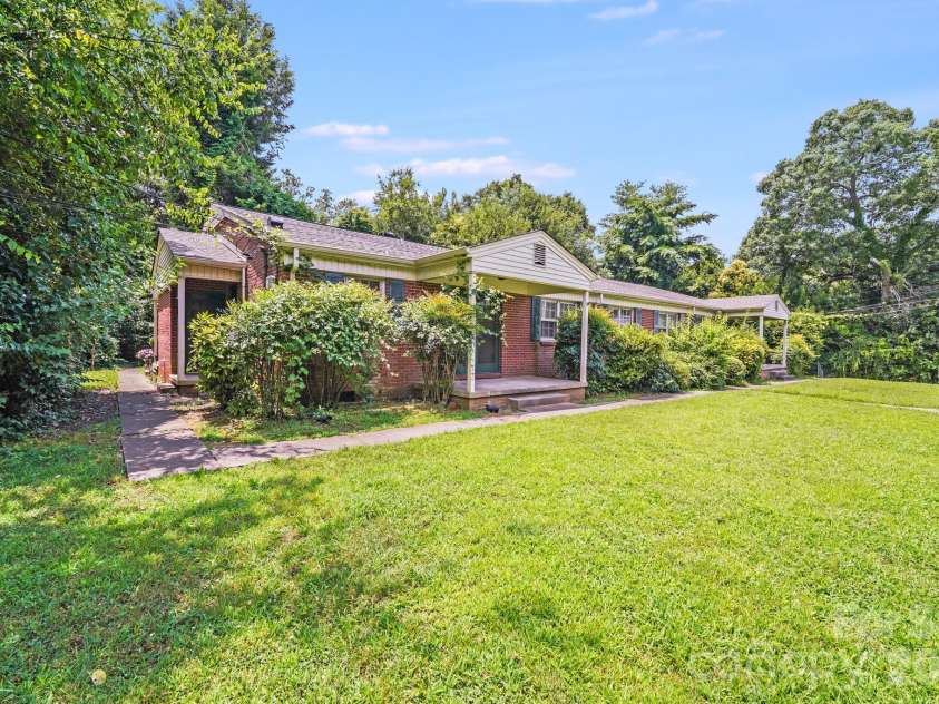 405 Harvie Avenue, Gastonia, NC 28052.  MLS# CAR4358155, YatesRealty ID 4861. 