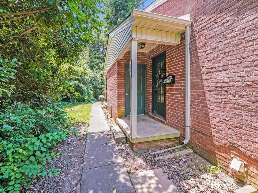 405 Harvie Avenue, Gastonia, NC 28052.  MLS# CAR4358155, YatesRealty ID 4861. 