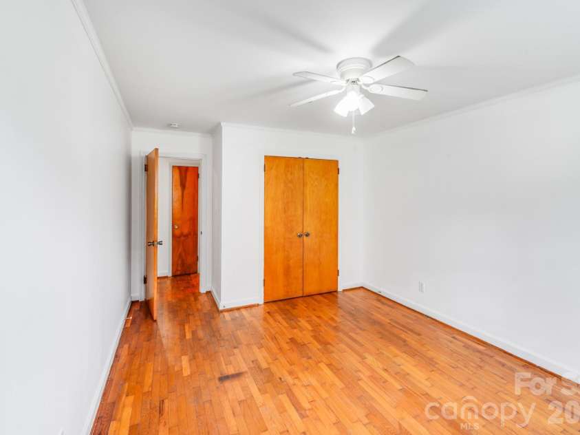 405 Harvie Avenue, Gastonia, NC 28052.  MLS# CAR4358155, YatesRealty ID 4861. 