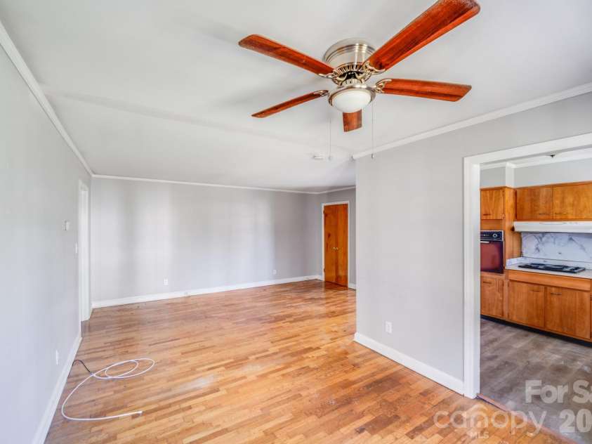 405 Harvie Avenue, Gastonia, NC 28052.  MLS# CAR4358155, YatesRealty ID 4861. 