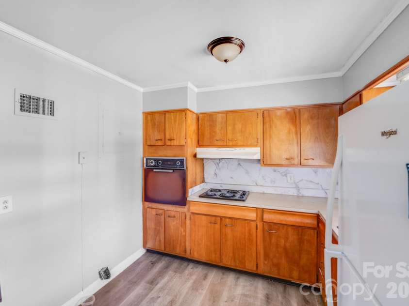405 Harvie Avenue, Gastonia, NC 28052.  MLS# CAR4358155, YatesRealty ID 4861. 