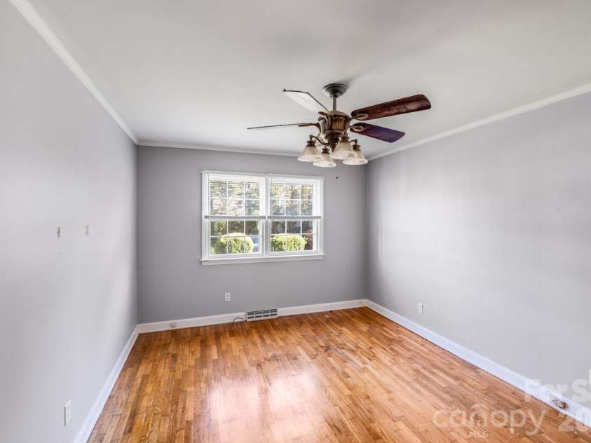 405 Harvie Avenue, Gastonia, NC 28052.  MLS# CAR4358155, YatesRealty ID 4861. 