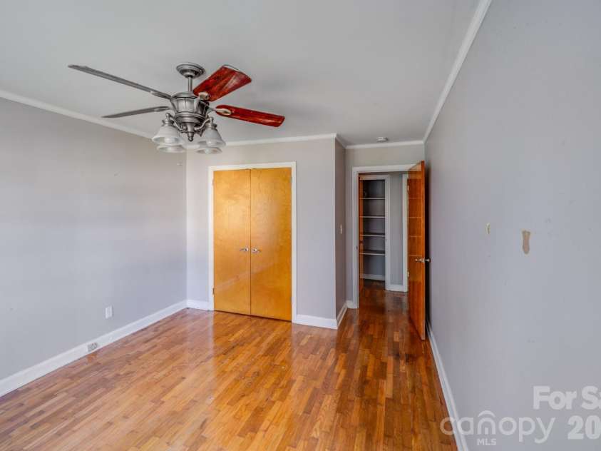 405 Harvie Avenue, Gastonia, NC 28052.  MLS# CAR4358155, YatesRealty ID 4861. 