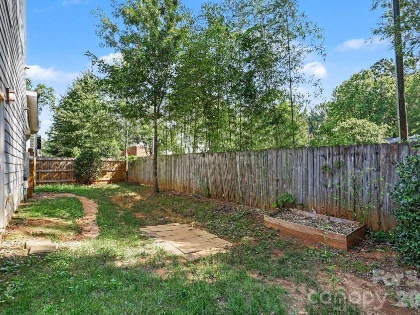 1522 Wembley Drive, Charlotte, NC 28205.  MLS# CAR4419781, YatesRealty ID 48611. Backyard
