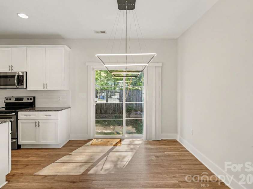 1522 Wembley Drive, Charlotte, NC 28205.  MLS# CAR4419781, YatesRealty ID 48611. Dining Area
