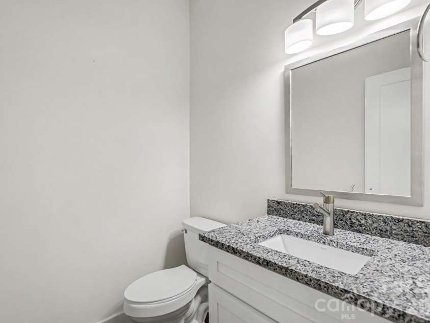 1522 Wembley Drive, Charlotte, NC 28205.  MLS# CAR4419781, YatesRealty ID 48611. Full Bath