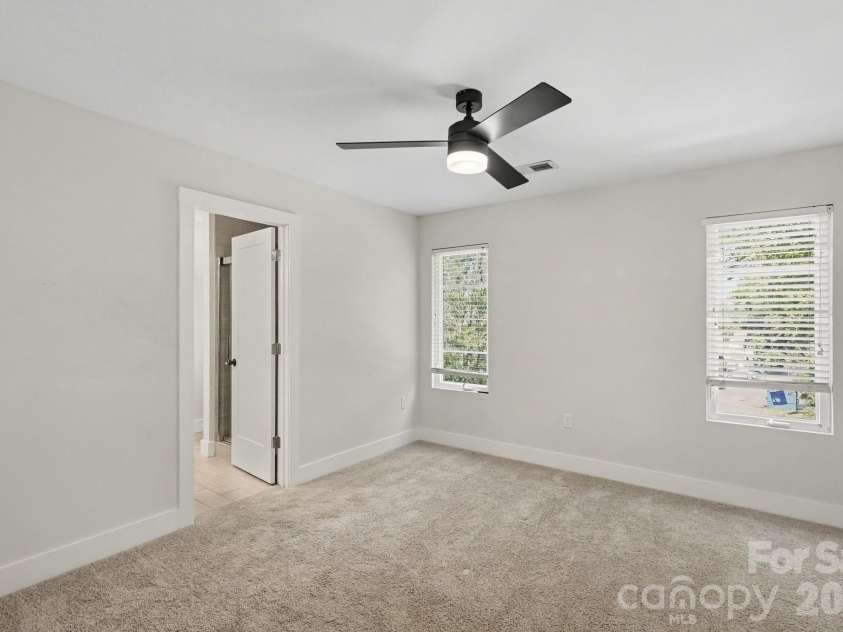 1522 Wembley Drive, Charlotte, NC 28205.  MLS# CAR4419781, YatesRealty ID 48611. Primary Bedroom