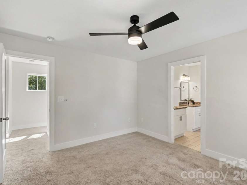 1522 Wembley Drive, Charlotte, NC 28205.  MLS# CAR4419781, YatesRealty ID 48611. Primary Bedroom