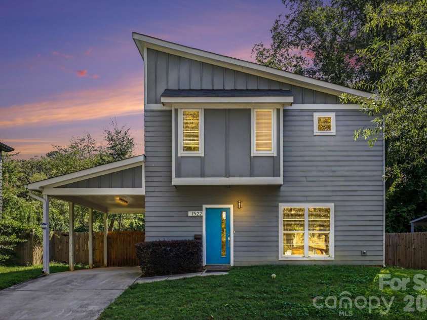 1522 Wembley Drive, Charlotte, NC 28205.  MLS# CAR4419781, YatesRealty ID 48611. Welcome Home