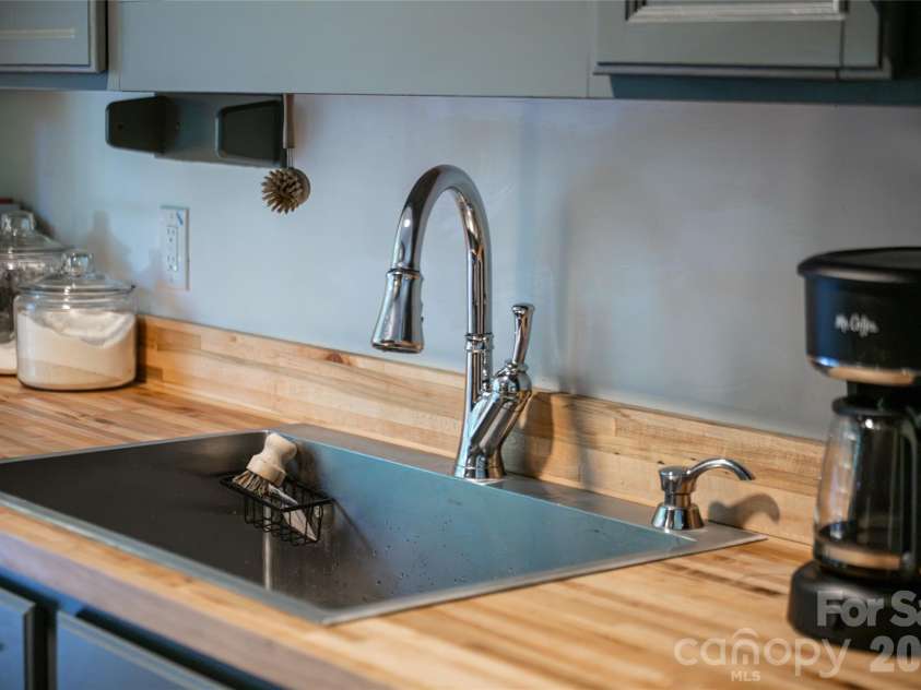 246 North Fork Road, Black Mountain, NC 28711.  MLS# CAR4412318, YatesRealty ID 48612. 