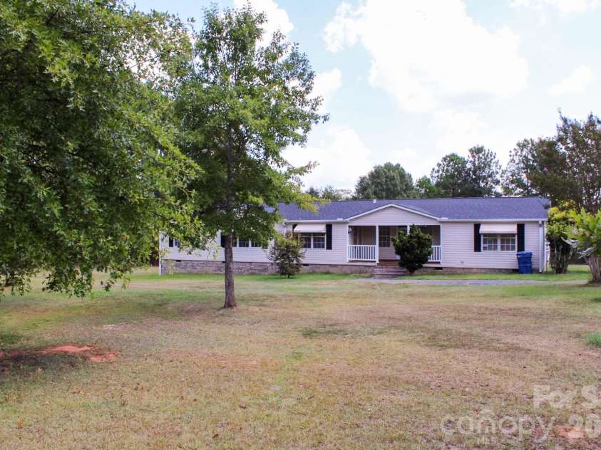 4171 Old Hills Bridge Road, Enoree, SC 29335.  MLS# CAR4421153, YatesRealty ID 48613. 