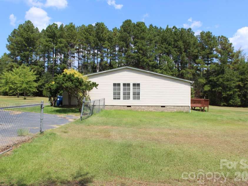 4171 Old Hills Bridge Road, Enoree, SC 29335.  MLS# CAR4421153, YatesRealty ID 48613. 