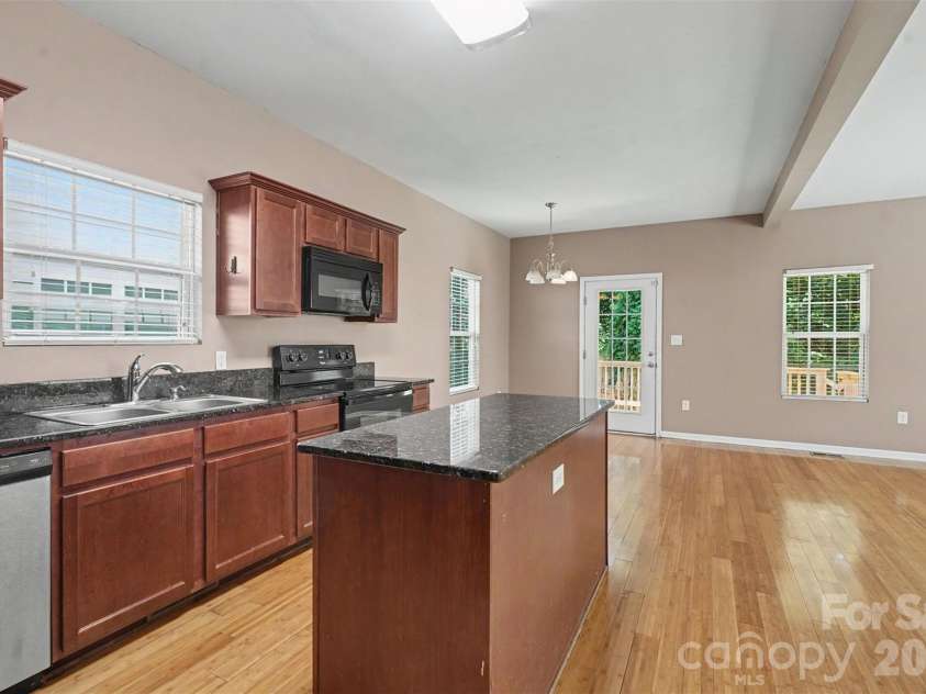 145 High Bluff Circle, Mooresville, NC 28115.  MLS# CAR4420838, YatesRealty ID 48615. 