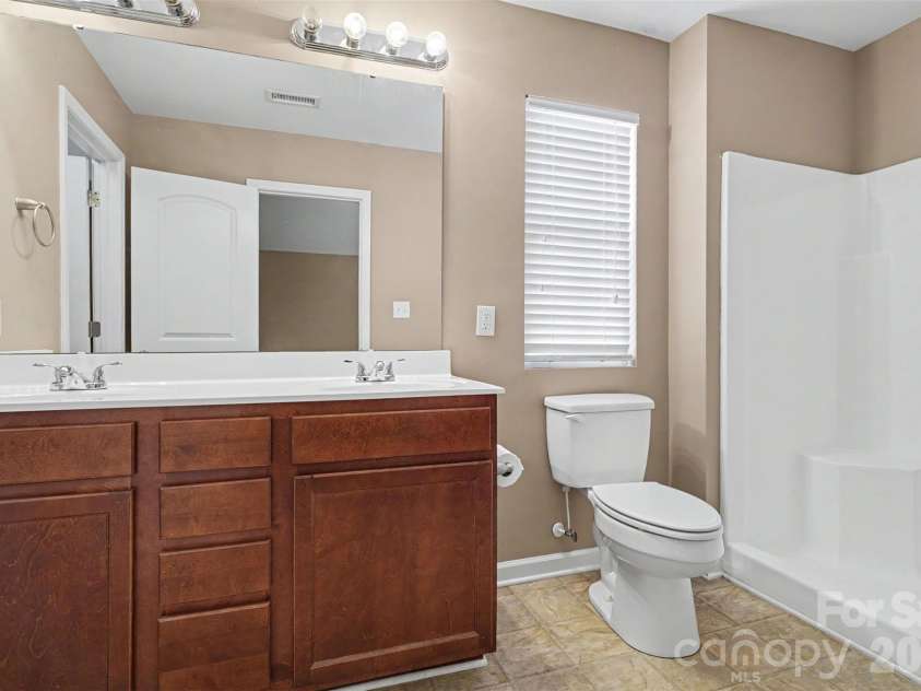 145 High Bluff Circle, Mooresville, NC 28115.  MLS# CAR4420838, YatesRealty ID 48615. 
