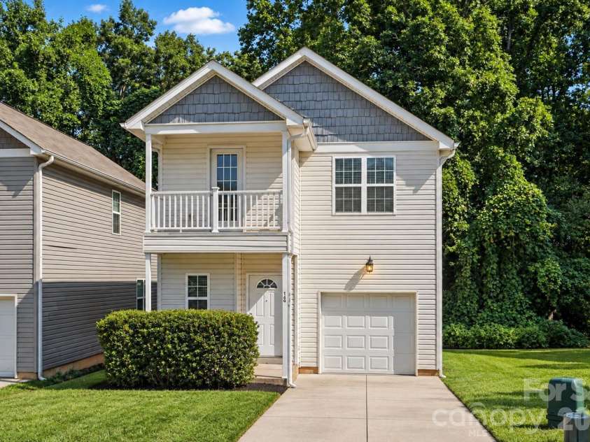 145 High Bluff Circle, Mooresville, NC 28115.  MLS# CAR4420838, YatesRealty ID 48615. 