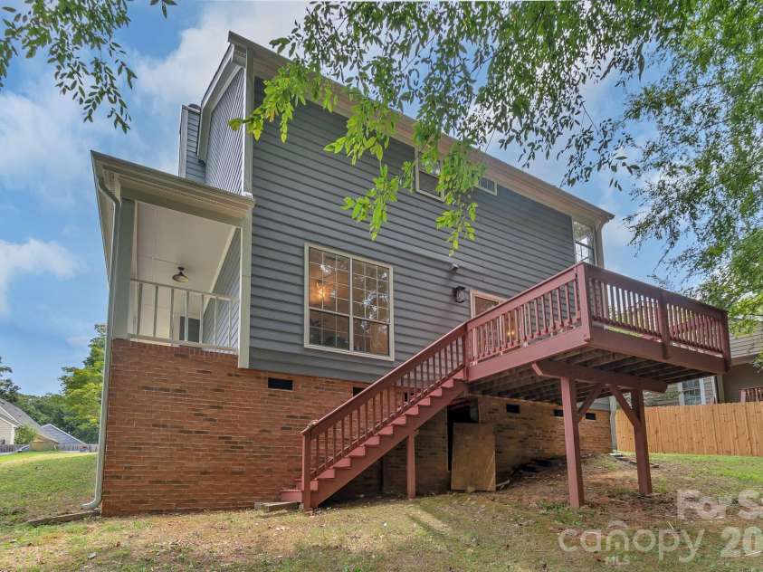 8314 David Lee Lane, Charlotte, NC 28227.  MLS# CAR4420448, YatesRealty ID 48617. Exterior angle