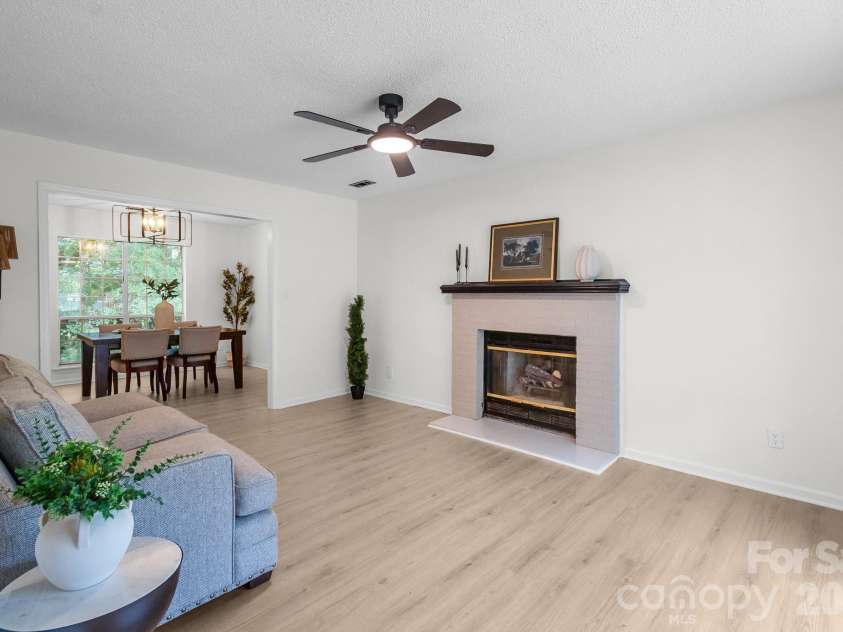 8314 David Lee Lane, Charlotte, NC 28227.  MLS# CAR4420448, YatesRealty ID 48617. Living room