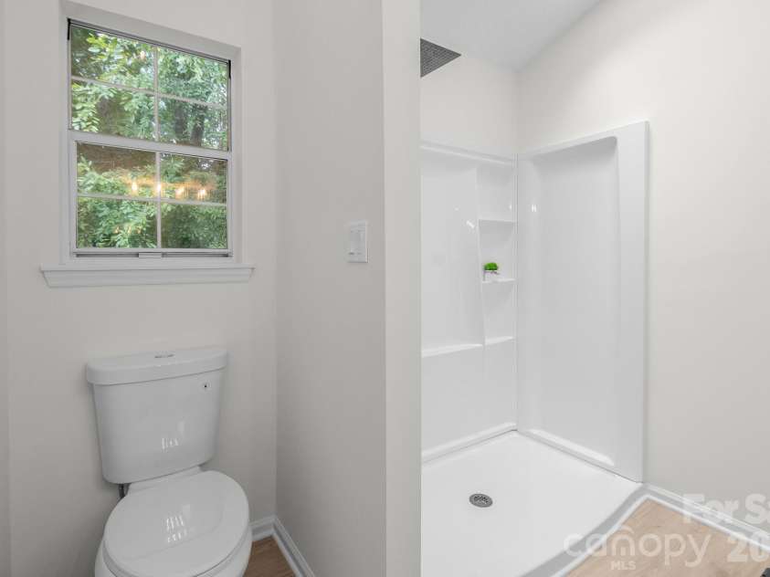8314 David Lee Lane, Charlotte, NC 28227.  MLS# CAR4420448, YatesRealty ID 48617. Primary bathroom