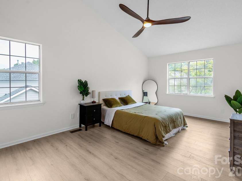 8314 David Lee Lane, Charlotte, NC 28227.  MLS# CAR4420448, YatesRealty ID 48617. Primary room