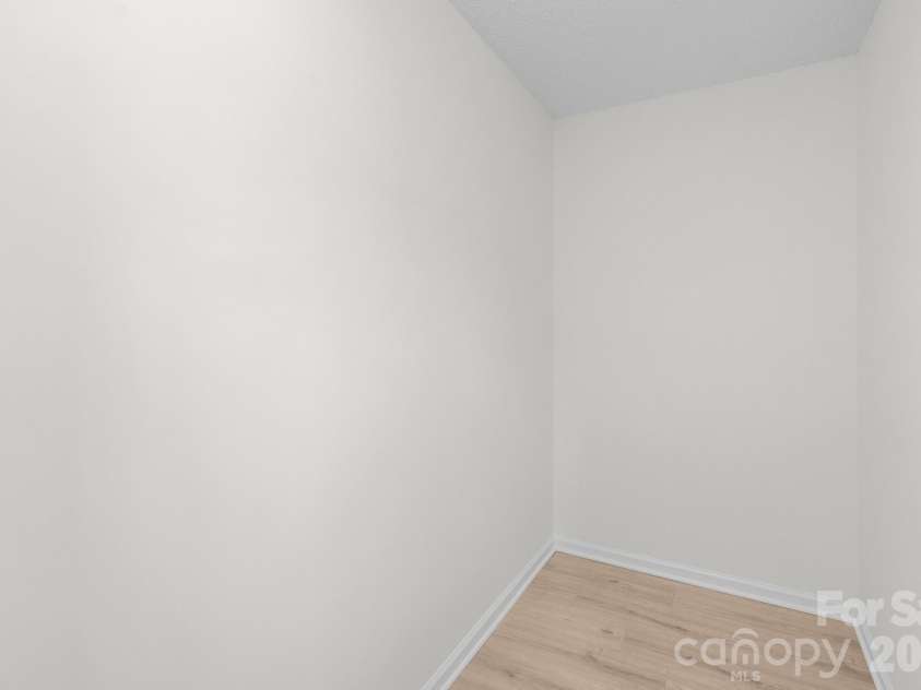 8314 David Lee Lane, Charlotte, NC 28227.  MLS# CAR4420448, YatesRealty ID 48617. Walk-in closet
