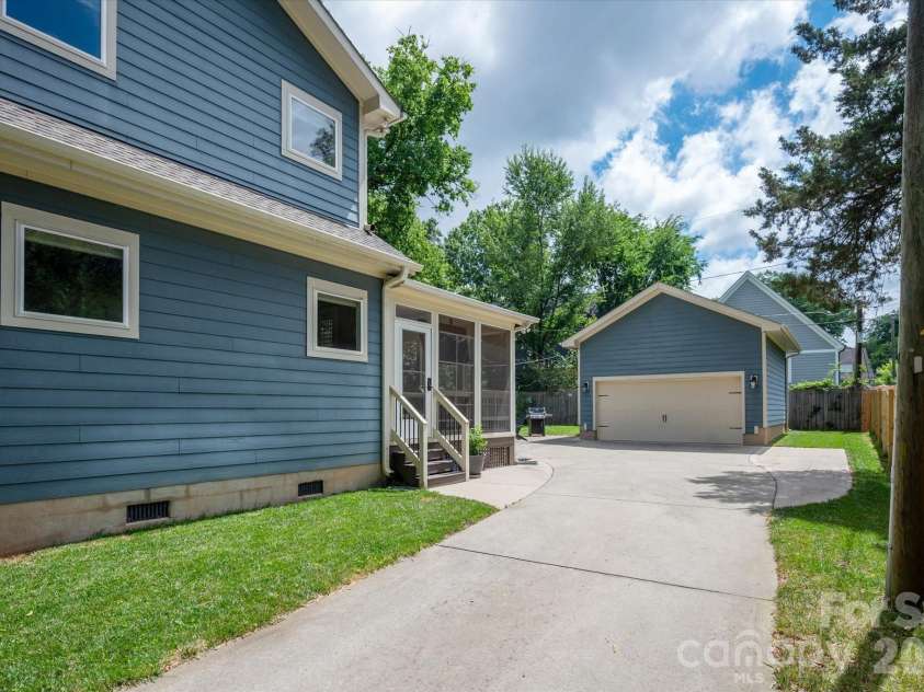 2714 Duncan Avenue, Charlotte, NC 28205.  MLS# CAR4404528, YatesRealty ID 48618. 