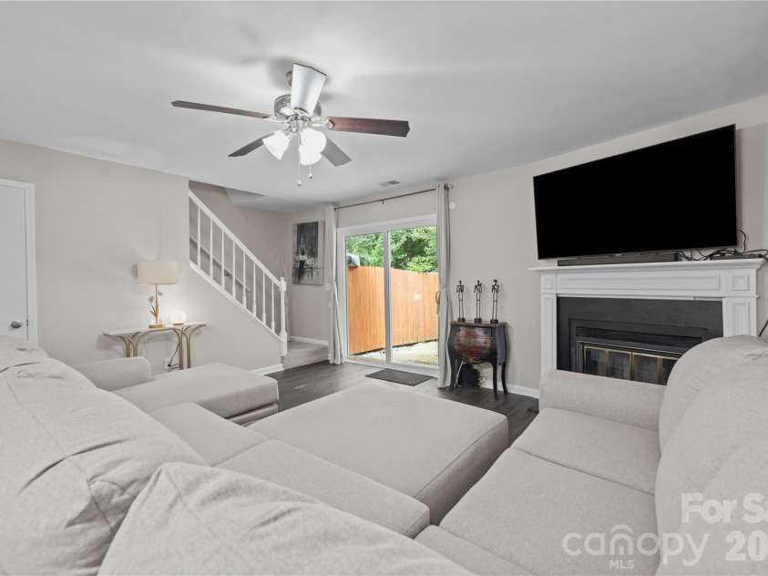 8407 Rust Wood Place, Charlotte, NC 28227.  MLS# CAR4415712, YatesRealty ID 48619. 
