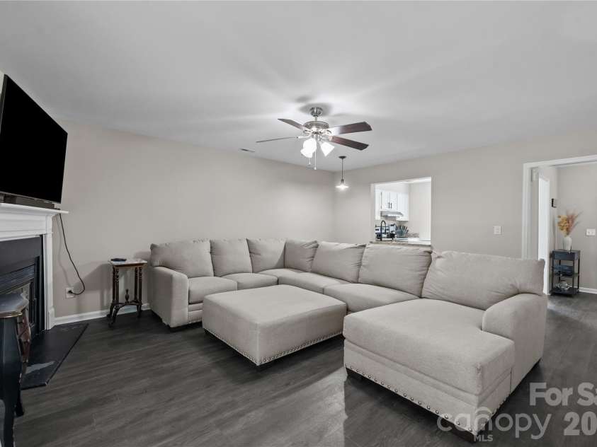 8407 Rust Wood Place, Charlotte, NC 28227.  MLS# CAR4415712, YatesRealty ID 48619. 