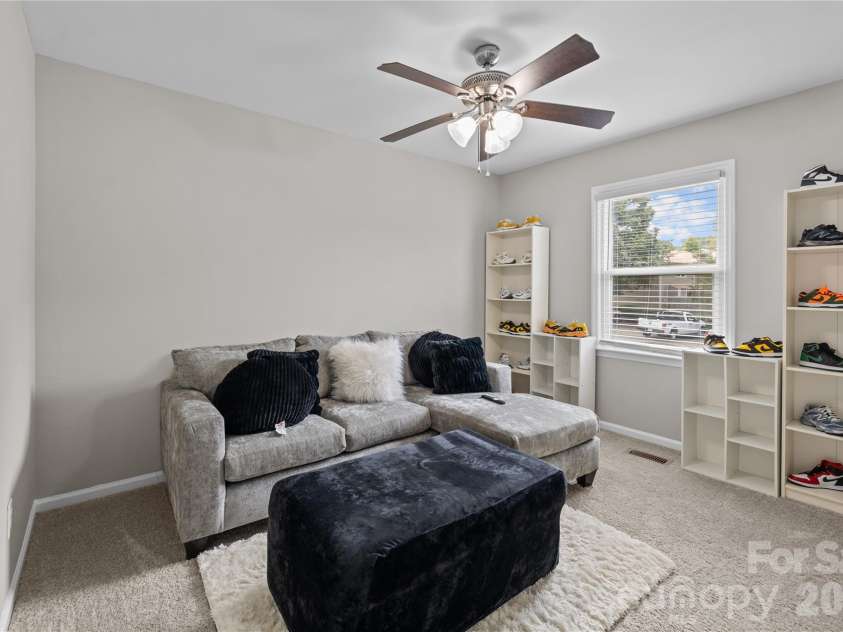 8407 Rust Wood Place, Charlotte, NC 28227.  MLS# CAR4415712, YatesRealty ID 48619. 