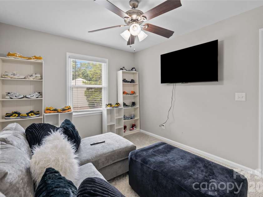 8407 Rust Wood Place, Charlotte, NC 28227.  MLS# CAR4415712, YatesRealty ID 48619. 