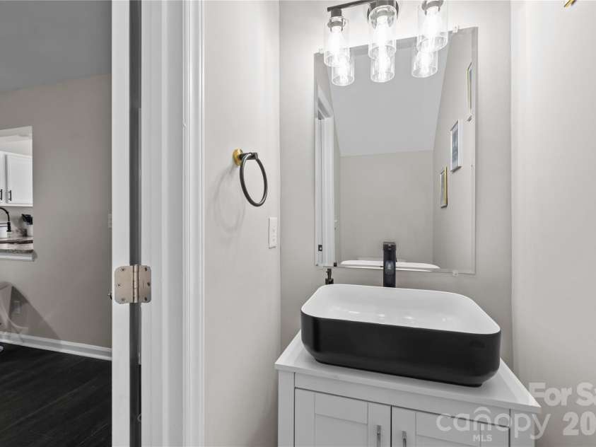 8407 Rust Wood Place, Charlotte, NC 28227.  MLS# CAR4415712, YatesRealty ID 48619. 