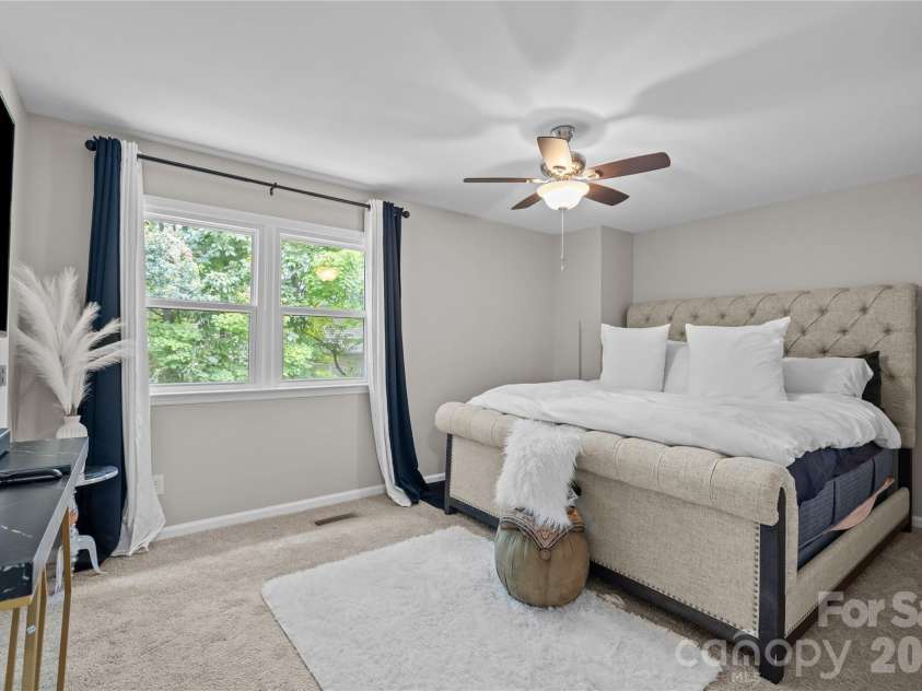 8407 Rust Wood Place, Charlotte, NC 28227.  MLS# CAR4415712, YatesRealty ID 48619. 