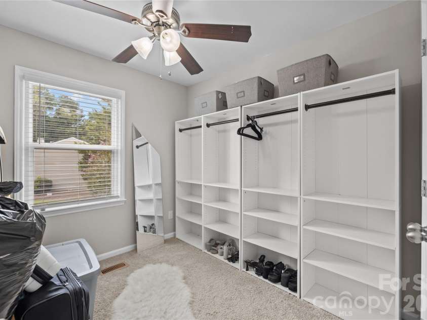 8407 Rust Wood Place, Charlotte, NC 28227.  MLS# CAR4415712, YatesRealty ID 48619. 