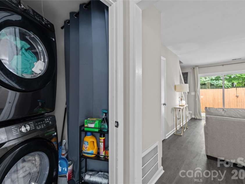 8407 Rust Wood Place, Charlotte, NC 28227.  MLS# CAR4415712, YatesRealty ID 48619. 