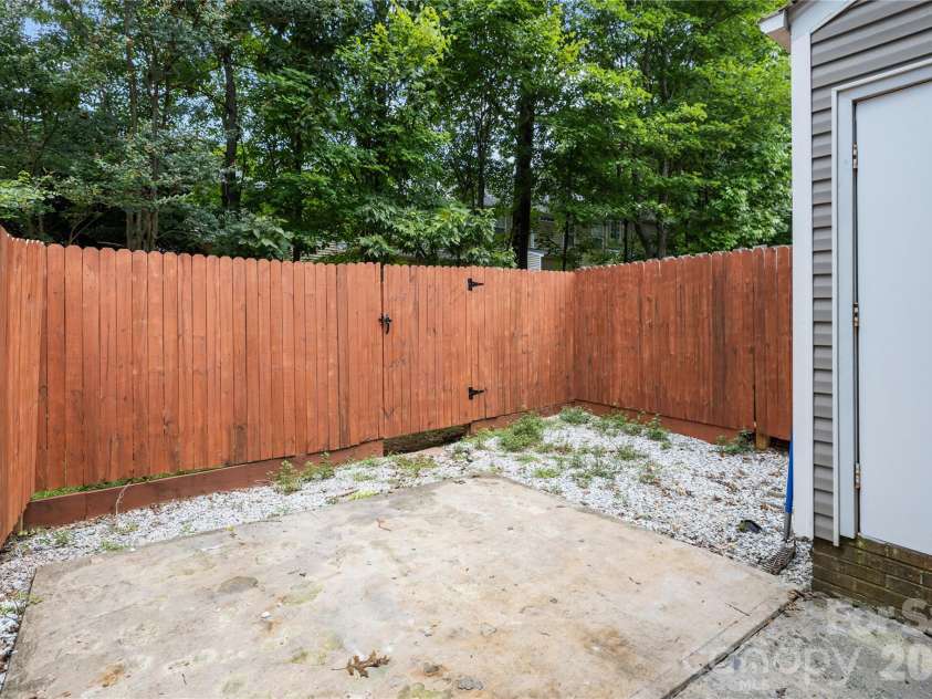 8407 Rust Wood Place, Charlotte, NC 28227.  MLS# CAR4415712, YatesRealty ID 48619. 