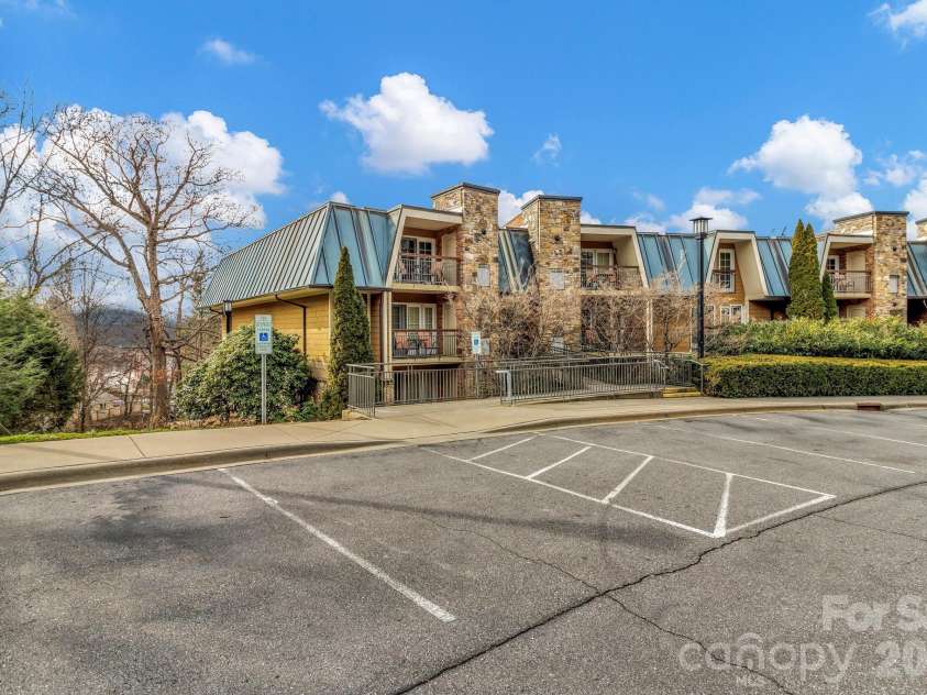 119 Bowling Park Road, Asheville, NC 28803.  MLS# CAR4336205, YatesRealty ID 4862. 