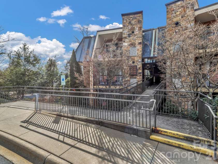 119 Bowling Park Road, Asheville, NC 28803.  MLS# CAR4336205, YatesRealty ID 4862. 