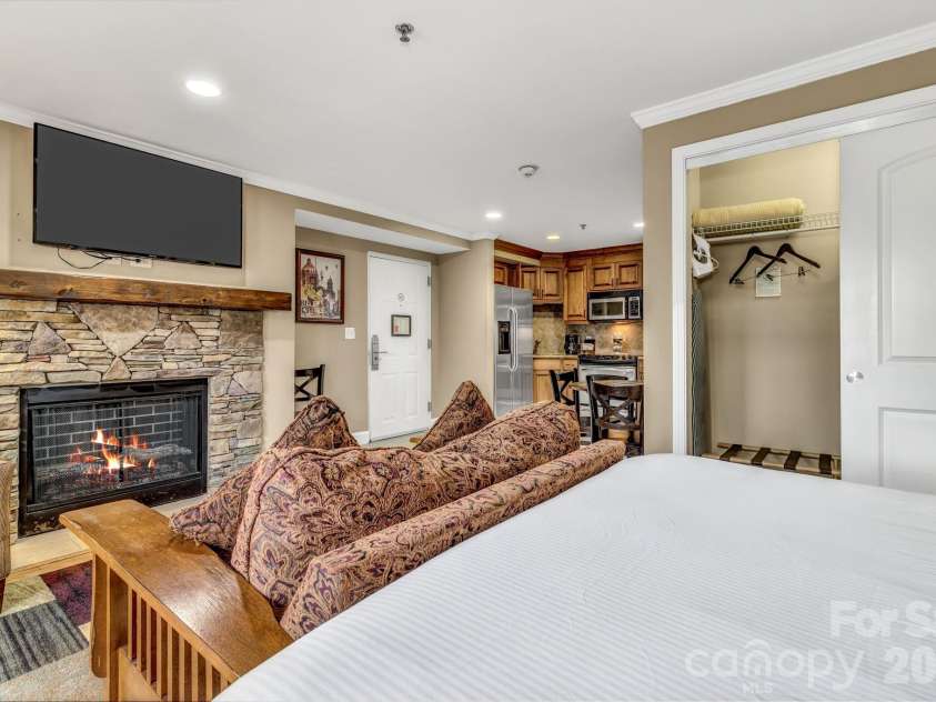 119 Bowling Park Road, Asheville, NC 28803.  MLS# CAR4336205, YatesRealty ID 4862. 