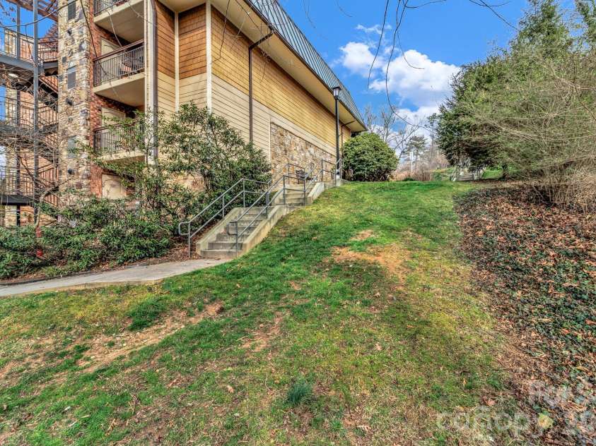119 Bowling Park Road, Asheville, NC 28803.  MLS# CAR4336205, YatesRealty ID 4862. 