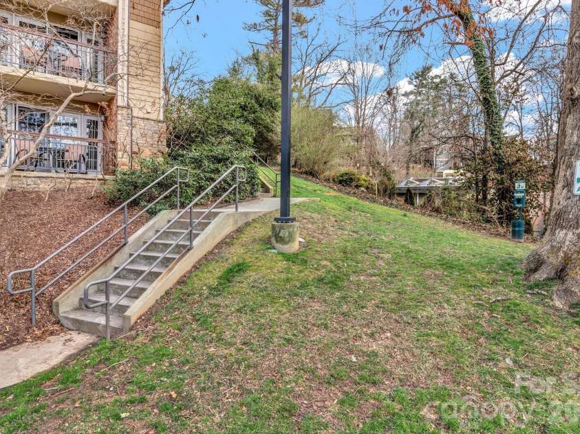 119 Bowling Park Road, Asheville, NC 28803.  MLS# CAR4336205, YatesRealty ID 4862. 