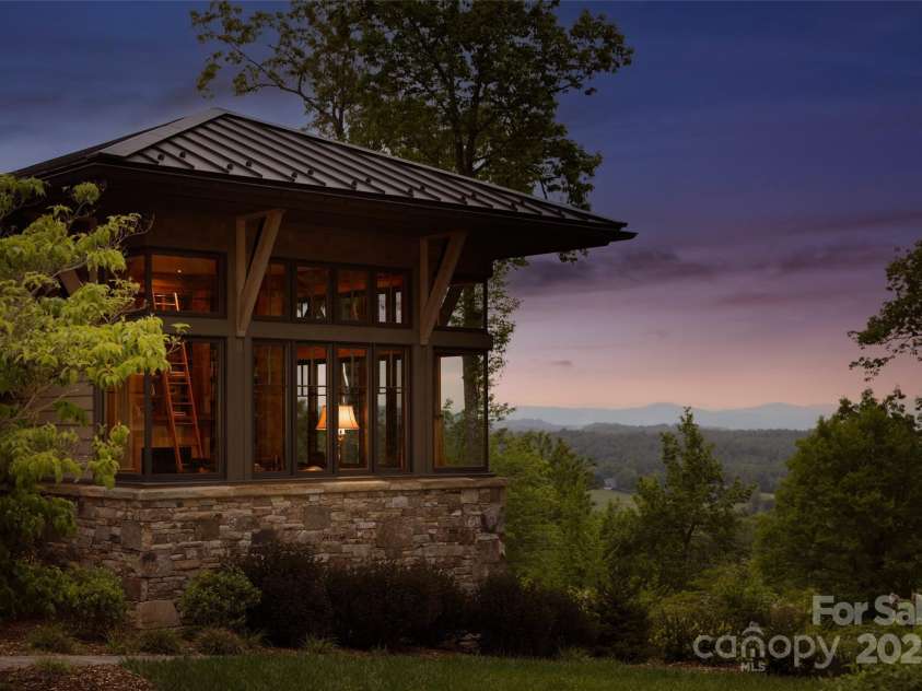 1547 Walnut Cove Road, Hendersonville, NC 28739.  MLS# CAR4326840, YatesRealty ID 4862. 